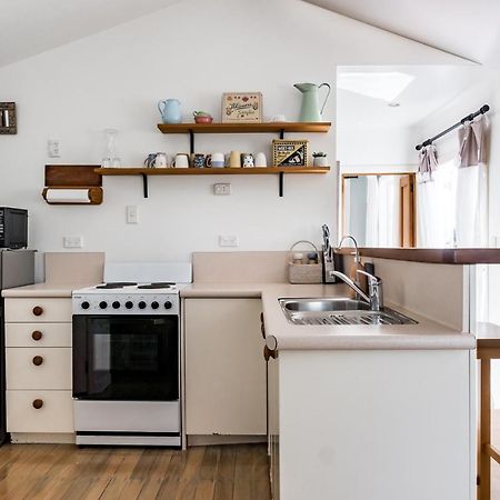 Kowhai Cottage & Studio Raglan Bagian luar foto