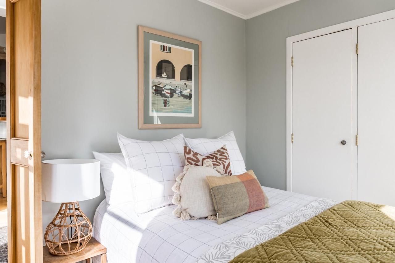 Kowhai Cottage & Studio Raglan Bagian luar foto